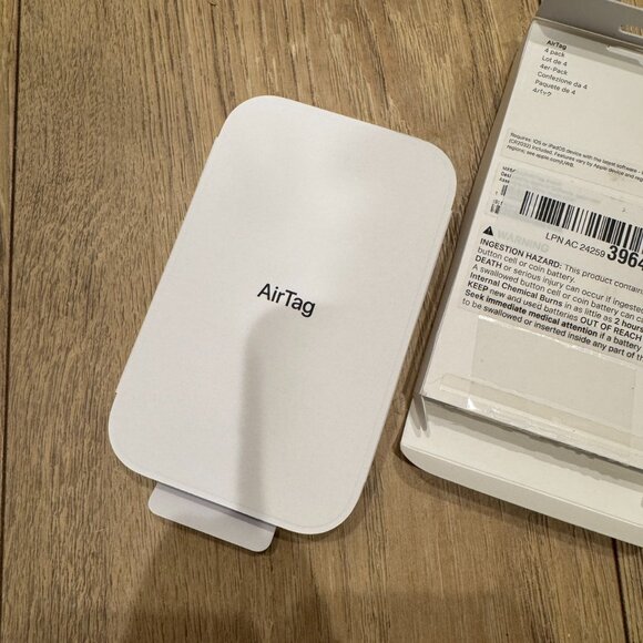 Apple AirTag 4-Pack AirTags Air Tag GPS Location Tracker - Picture 6 of 7